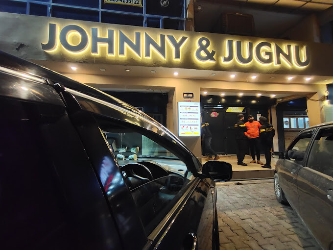 Johnny & Jugnu